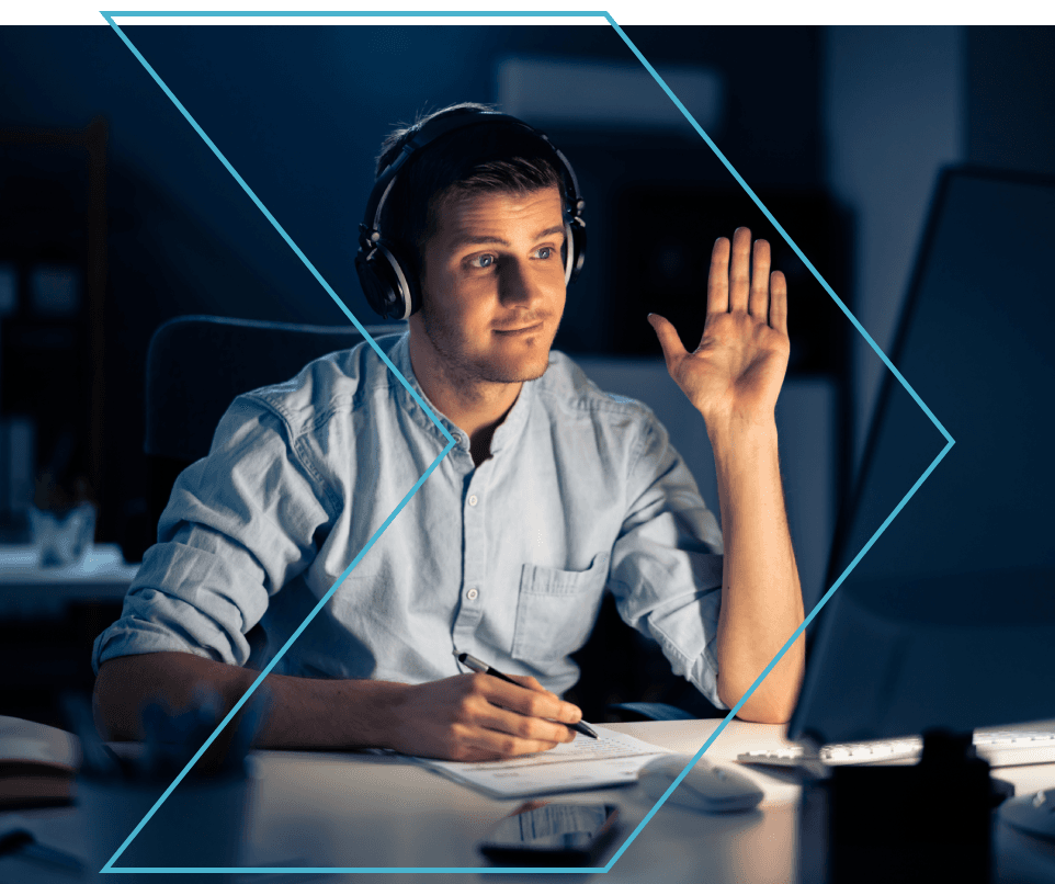 Student learning online for real estate exam